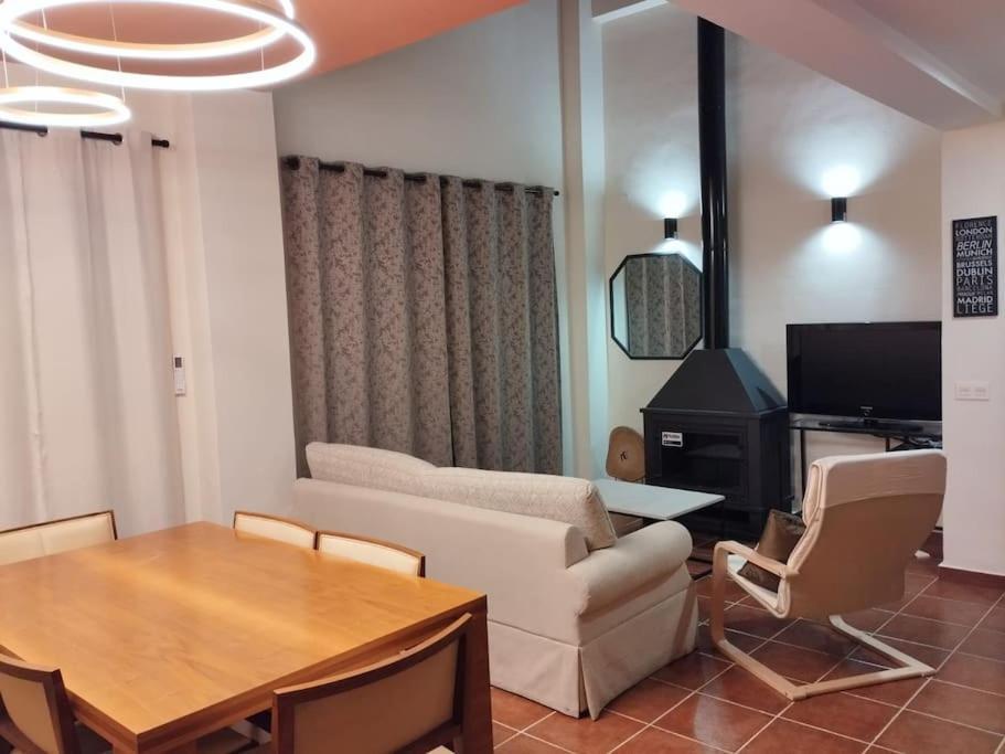 Suite En Sierramagna, Piscina Abierta El Ronquillo 외부 사진